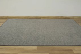 Metrážny koberec Fancy 76 sivý