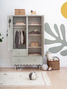 Detská šatníková skriňa so šuplíkmi, šatníkovou tyčou a policami BABUSHKA olivová