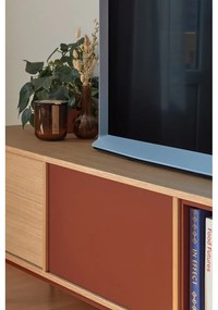 Tehlovočervená TV komoda v dubovom dekore Teulat Yoko