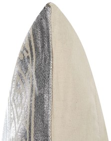 Bavlnený vankúš so vzorom 50 x 50 cm strieborný OUJDA Beliani