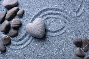 Fototapeta kamenné srdce na piesku