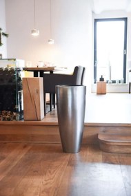 Exkluzívny kvetináč CITY, sklolaminát, výška 80 cm, strieborná metalíza