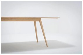 Jedálenský stôl z masívneho dubového dreva Gazzda Stafa, 220 × 90 cm