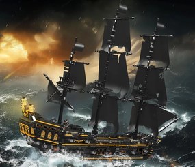 Čierna pirátska loď Mold King, sada stavebných kociek 3180 dielikov ZKL.13199