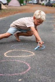 Hry s kriedami na chodník