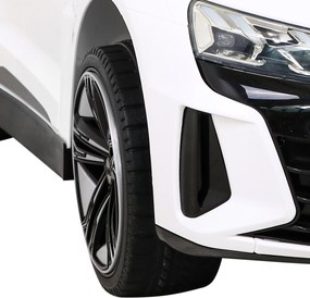 Ramiz Elektrické autíčko Audi RS E-Tron GT pre deti biele + diaľkové ovládanie + pohon 4x4 + rádio MP3 + LED + EVA
