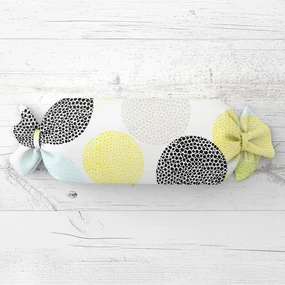 Biante Vankúš valec bonbon Sandra SA-480 Žlto-zeleno-modré kruhy na bielom 15x40 cm