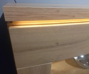 Presklená skrinka Bolus, dub artisan, s osvetlením