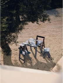 Modrá drevená záhradná stolička Navo – noo.ma