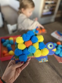 Výtvarná hra - koláž z veľkých brmbolcov