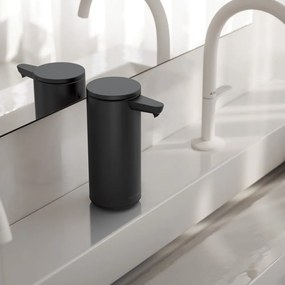 Čierny bezdotykový oceľový dávkovač mydla 266 ml – simplehuman