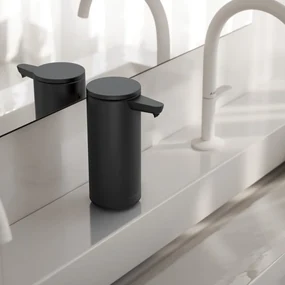 Čierny bezdotykový oceľový dávkovač mydla 266 ml – simplehuman