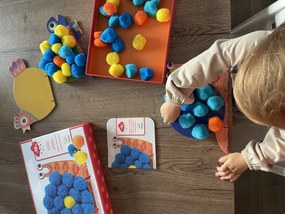 Výtvarná hra - koláž z veľkých brmbolcov