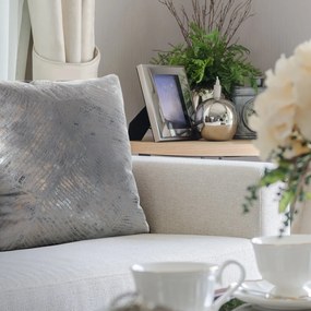 DEKORAČNÁ OBLIEČKA NA VANKÚŠ TULIA 45X45 CM HNEDÁ