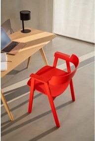 Červená jedálenská stolička s podrúčkami z dubového dreva Flip – Gazzda