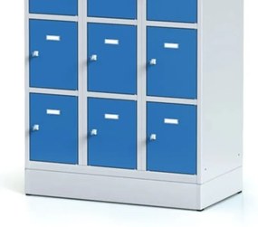 Alfa 3 Šatníková skrinka na sokli s úložnými boxami, 15 boxov, 1920 x 900 x 500 mm, otočný zámok, tmavosivé dvere
