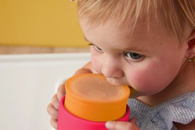 360° netečúci učiaci hrnček 250 ml - ružová/oranžová