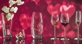 Dekorant svatby Svadobná kónická váza s menami zdobená Swarovski kamienkami Romance 25 cm