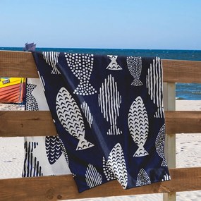 Tmavomodrá plážová osuška 90x180 cm Fish - DecoKing