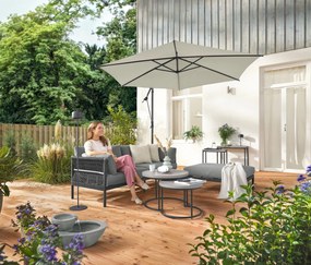 Pohodlná záhradná pohovka so samostatnou taburetkou