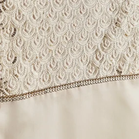 Behúň na stôl z mikrosaténu 33x180 cm Deco Sequin – Catherine Lansfield