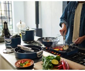 Hrnce v súprave 3 ks s pokrievkou/s keramickým povrchom na indukciu Space – Joseph Joseph