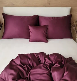 Kvalitná luxusná posteľná bielizeň - Luna plum Bambusový satén 1x 140/220, 1x 70/90