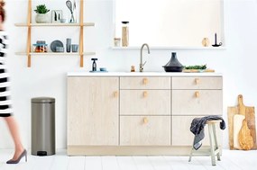 Sivý nášľapný oceľový odpadkový kôš 30 l NewIcon – Brabantia