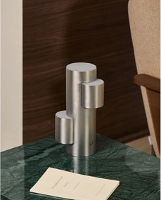 Kovová LED stmievateľná stolová lampa v striebornej farbe (výška 26,5 cm) Adrina – Kave Home