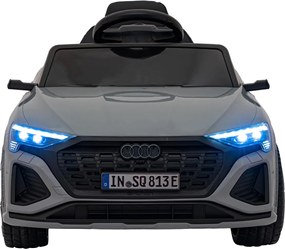 Ramiz Audi SQ8 vozidlo Sivá