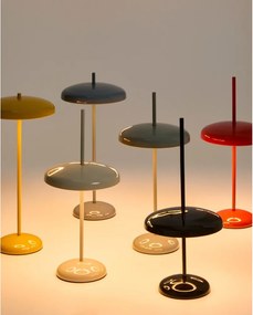 Sivá LED stmievateľná stolová lampa s kovovým tienidlom (výška 35 cm) Porte – Kave Home