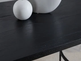 Skate oválny jedálenský stôl čierny