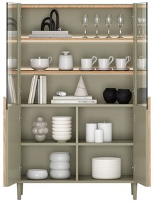 Vitrína Amilio 100 cm dvojdverová na nožičkách - eukalyptus / dub baltic dune / úchyty dub prírodný