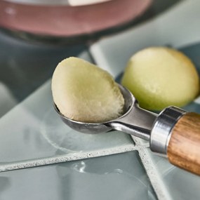 Nicolas Vahé Vykrajovač na melón Acacia Wood