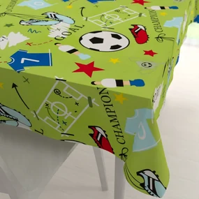Biante Detský bavlnený obdĺžnikový obrus Sandra SA-645 Futbal to je hra - na zelenom 80x120 cm