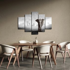 Obraz - Sloník vo veľkomeste, čiernobiely variant (150x105 cm)