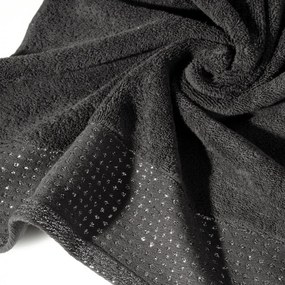 Osuška v čiernej farbe s lemom zvýrazneným bodkami a lesklou lurexovou niťou Šírka: 50 cm | Dĺžka: 90 cm