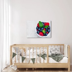 Obraz - miska s lesným ovocím (70x50 cm)