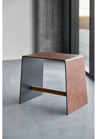 Koňakovohnedá kovová stolička Bull – LIND DNA