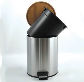Nášľapný oceľový odpadkový kôš v matne striebornej farbe 5 l Adonis – Spirella