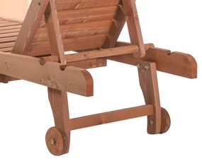 Nastaviteľné drevené ležadlo s vysúvateľným úložným priestorom