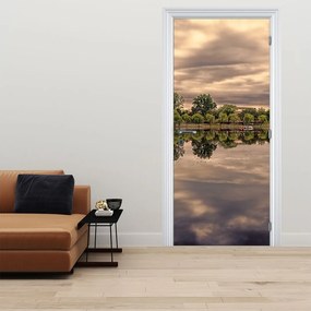 Fototapeta na dvere - Jazero a stromy (95x205cm)