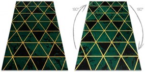 Koberec EMERALD exkluzívny 1020 glamour, styl marmur, trojuholníky fľaškovo zelený / zlatý