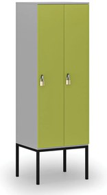 Drevená šatníková skrinka S4 s podnožou, 2 oddiely, 1871 x 600 x 500 mm, demont, otočný zámok, sivá/zelená