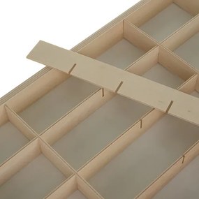 Drevená polica na bábiky alebo autíčka - 54 priehradiek