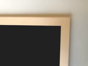 Toptabule.sk KRT01 Čierna kriedová tabuľa v prírodnom drevenom ráme 60x120cm / nemagneticky