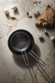 Panvica Eva Trio s keramickým povrchom 24 cm