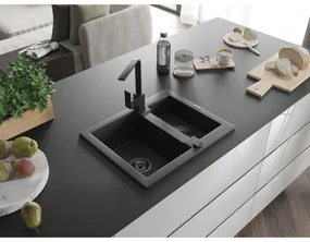 Mexen Carlos, 1,5-komorový granitový drez s odkvapkávačom 582x475x177 mm a čierna kuchynská batéria Rita, čierna - strieborná metalíza, 6518-73-670300-70-B