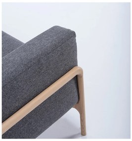 Tmavosivá pohovka s konštrukciou z dubového dreva Gazzda Fawn, 240 cm