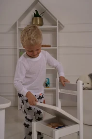 Detská svetlo šedá stolička otváracia s priehradkou